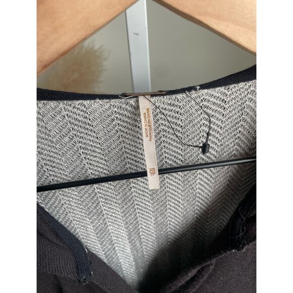 ⭐️ 3/$20 Free People Cocoon Hoodie XS Black Cardigan Coatigan Hi Low Metallic - Picture 7 of 8
